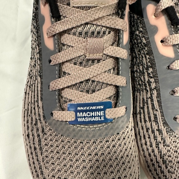 SKECHERS
Black & Light Pink Glide Step Head Start Trainers - Picture 2 of 9